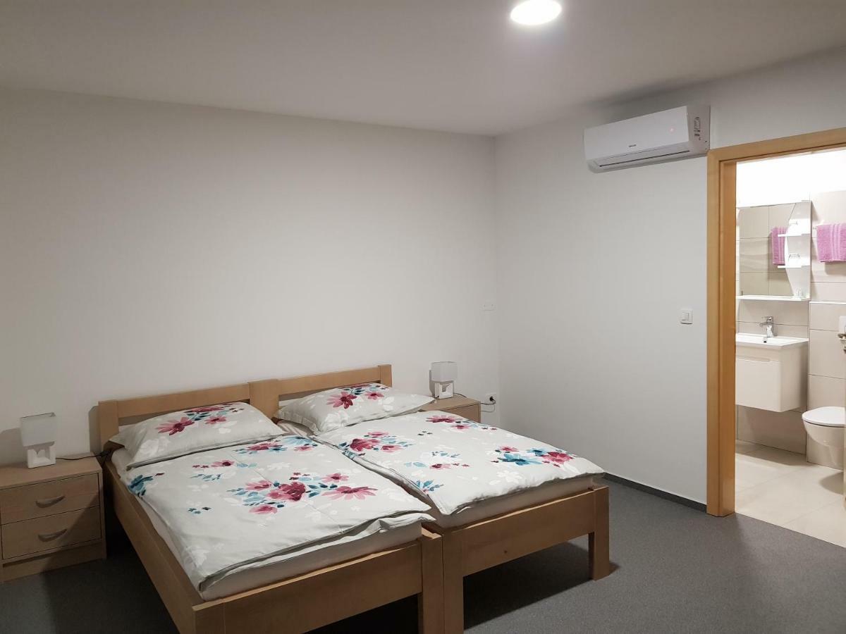 Apartmaji Jankovic Logatec Ngoại thất bức ảnh